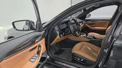2022 BMW 5-Series 520i M Sport — фото 15