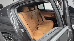 2022 BMW 5-Series 520i M Sport — фото 16