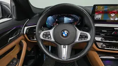2022 BMW 5-Series 520i M Sport — фото 17