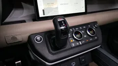 2022 Land Rover Defender 110 D300 HSE — фото 9