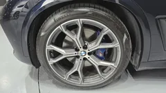 2022 BMW X5 xDrive 40i M Sport, синий — фото 5