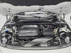 2023 BMW 1-Series 120i M Sports, белый — фото 6