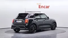 2023 Mini Cooper 5Door Resolute Edition — фото 2