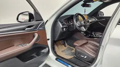 2023 BMW X4 xDrive20i M Sport, белый — фото 10