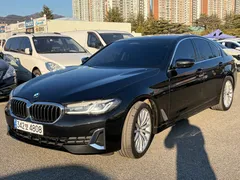 2023 BMW 5-Series 530i Luxury — фото 3