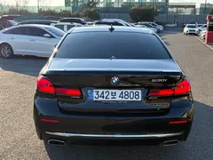 2023 BMW 5-Series 530i Luxury — фото 4