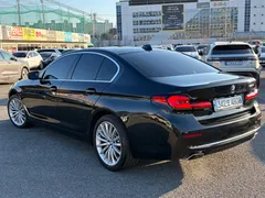 2023 BMW 5-Series 530i Luxury — фото 5