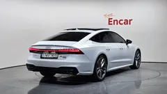 2022 Audi A7 55 TFSI Quattro Premium — фото 2