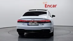 2022 Audi A7 55 TFSI Quattro Premium — фото 4