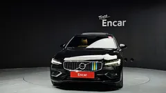 2022 Volvo S60 B5 Inscription, чёрный — фото 3