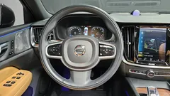 2022 Volvo S60 B5 Inscription, чёрный — фото 13