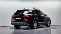 2021 Audi Q7 45 TDI Quattro Premium — фото 2
