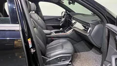 2021 Audi Q7 45 TDI Quattro Premium — фото 11