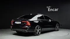 2022 Volvo S60 B5 Inscription — фото 2
