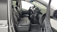 2022 Hyundai Staria 4WD Wheel Chair Lift/Slope — фото 12