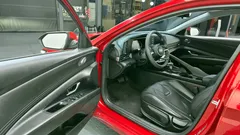 2024 Hyundai AVANTE Smart, красный — фото 11