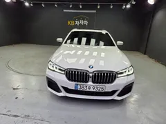 2022 BMW 5-Series 530i M Sport Package — фото 2