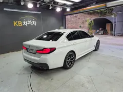 2022 BMW 5-Series 530i M Sport Package — фото 5