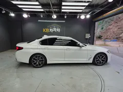 2022 BMW 5-Series 530i M Sport Package — фото 6