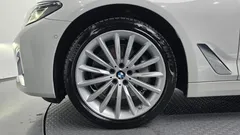 2023 BMW 5-Series 530i xDrive Luxury — фото 5