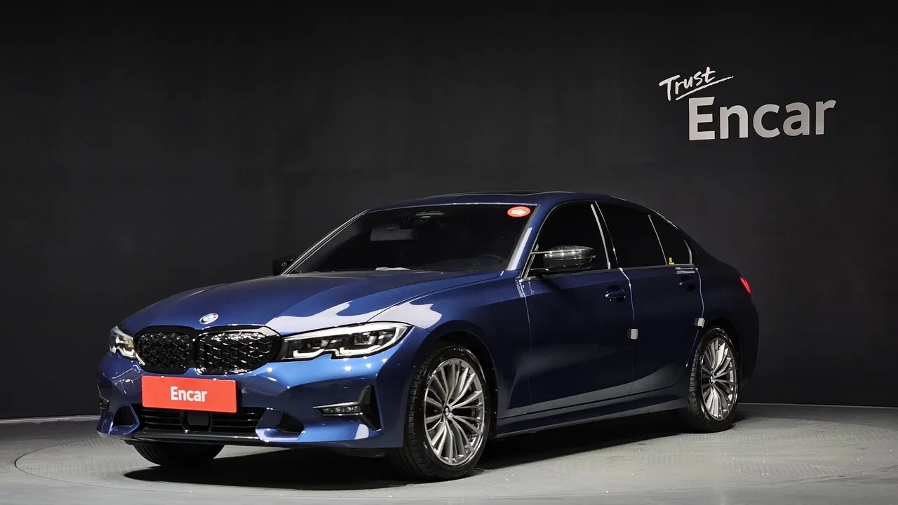 2022 BMW 3-Series 320i Luxury