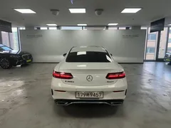 2023 Mercedes-Benz E-Class E300d 4MATIC Coupe — фото 4