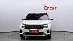 2023 Kia Seltos Gasoline 1.6 Turbo 2WD, белый — фото 3