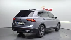 2022 Volkswagen Tiguan 2.0 TSI Prestige, серо-серебристый — фото 2