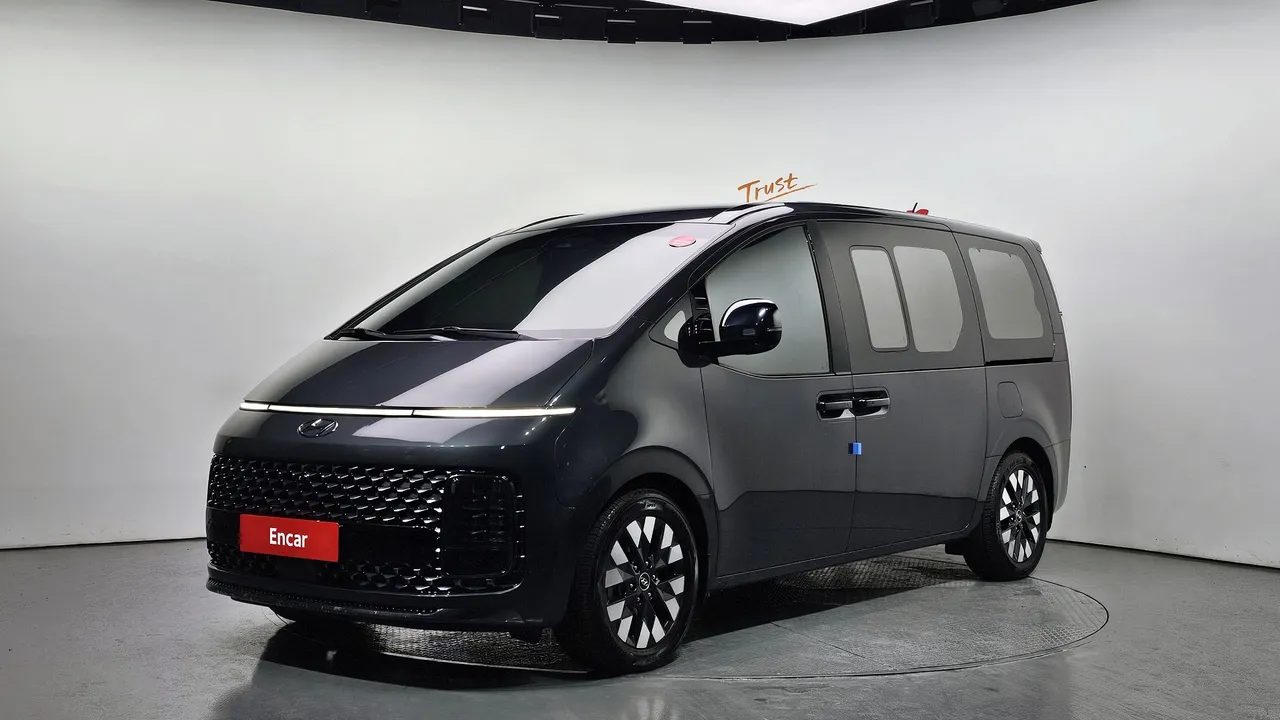 2022 Hyundai Staria 4WD Lounge 9-Seater