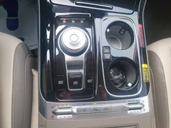 2023 Kia Carnival Gasoline 9-Seater Hi-Limousine — фото 9
