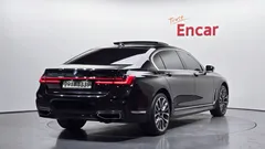 2022 BMW 7-Series 740Li xDrive M Sport Package — фото 2