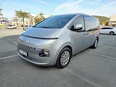 2023 Hyundai Staria 4WD Tourer 11-Seater — фото 1