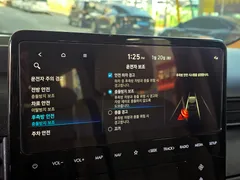 2023 Hyundai Staria 4WD Tourer 11-Seater — фото 9