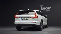 2022 Volvo V60 B5 Pro AWD — фото 4