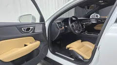 2022 Volvo V60 B5 Pro AWD — фото 10