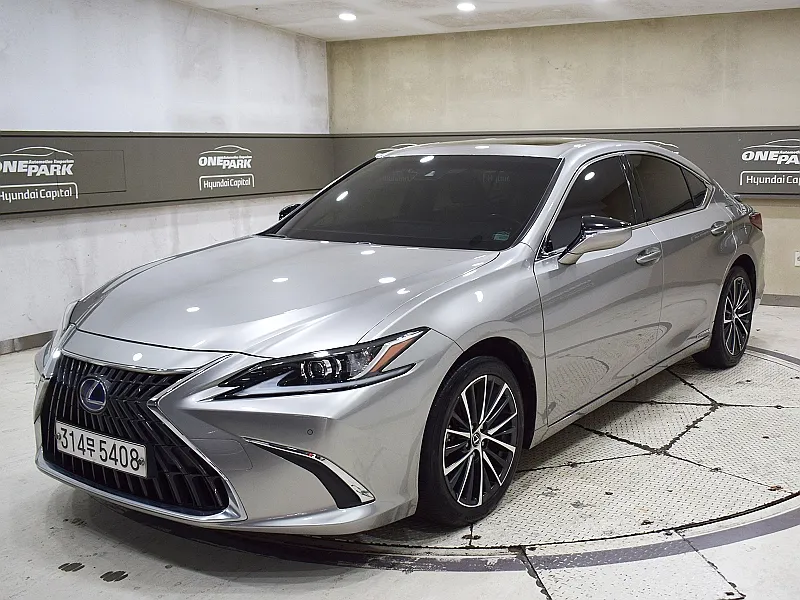 2022 Lexus ES Luxury