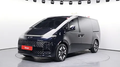 2022 Hyundai Staria Lounge 9-Seater