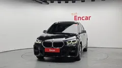 2022 BMW X1 xDrive 20i M Sport — фото 3