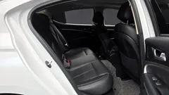 2021 Genesis G70 Gasoline 2.0T 4WD, белый — фото 12