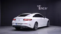 2022 Mercedes-Benz E-Class E300d 4MATIC Coupe — фото 2