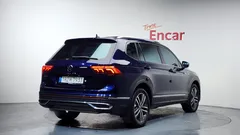 2023 Volkswagen Tiguan 2.0 TSI Prestige — фото 2