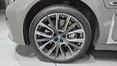 2022 BMW 7-Series 745Le iPerformance M Sport — фото 5