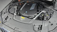 2022 BMW 7-Series 745Le iPerformance M Sport — фото 6