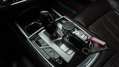 2022 BMW 7-Series 745Le iPerformance M Sport — фото 9