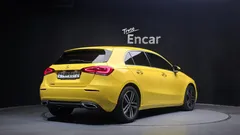 2022 Mercedes-Benz A-Class A220 Hatchback — фото 2