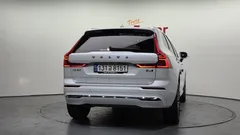 2022 Volvo XC60 B5 Inscription, белый — фото 4
