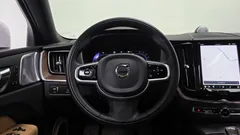 2022 Volvo XC60 B5 Inscription, белый — фото 15