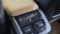 2022 Volvo XC60 B5 Inscription, белый — фото 18