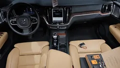 2024 Volvo V60 B5 Ultimate AWD — фото 7