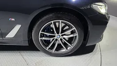 2023 BMW 5-Series 520i M Sport — фото 5
